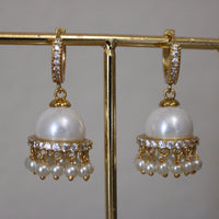 Saaya Pearl Jhumka